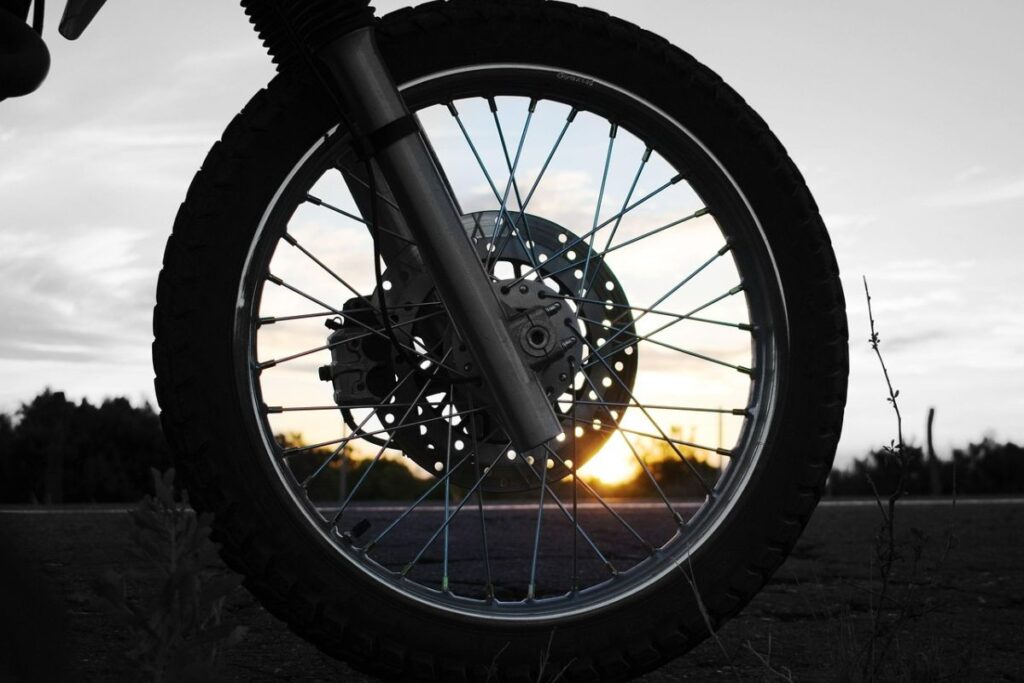 Jangan Tergiur Ban Motor Murah: Kisah Nyata Hampir Celaka di Jalan Pantura