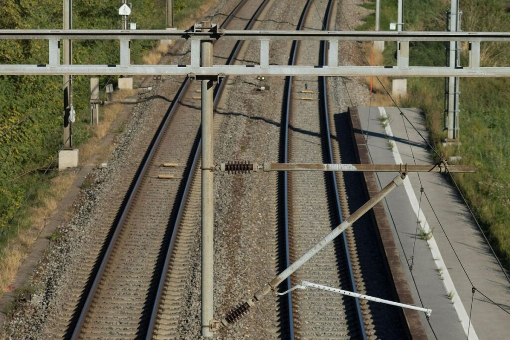 3 Alasan Stasiun Jombang adalah Tujuan Paling Rasional Menuju Malang Barat dibanding Stasiun Malang Kota