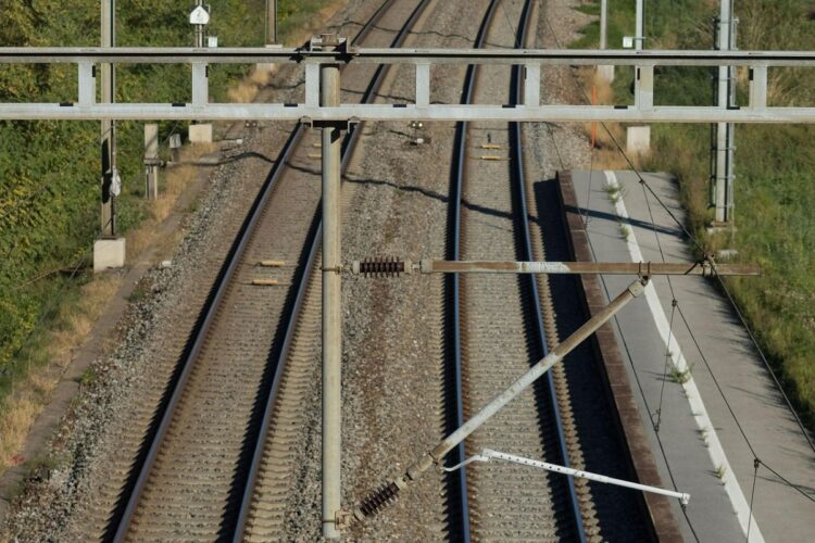 3 Alasan Stasiun Jombang adalah Tujuan Paling Rasional Menuju Malang Barat dibanding Stasiun Malang Kota