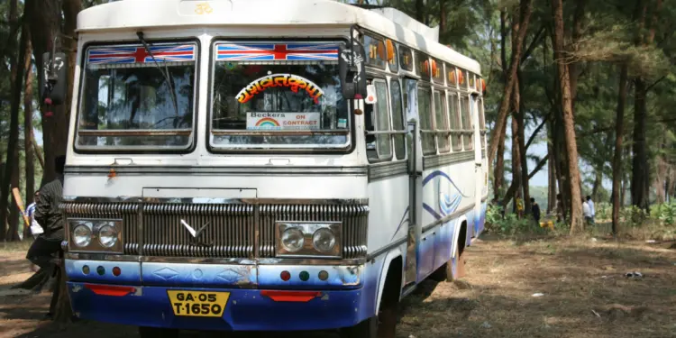 3 Tahun “Menantang Maut” di Pacitan demi Bisa Sekolah (Unsplash)