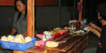 4 Ciri Angkringan yang Sudah Pasti Enak (Wikimedia Commons)