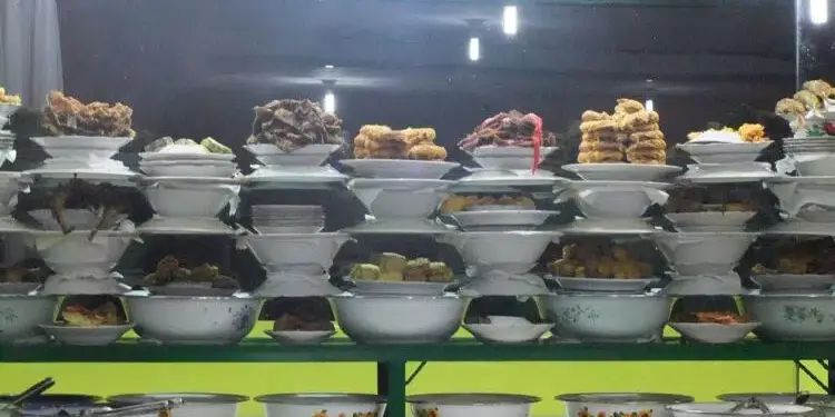 Nasi Uduk Itu Nostalgia, Nasi Padang Itu Strategi Bertahan Hidup (Unsplash)