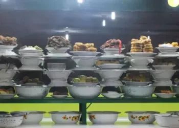 4 Ciri Nasi Padang Redflag yang Bikin Nggak Nafsu Makan (Unsplash)