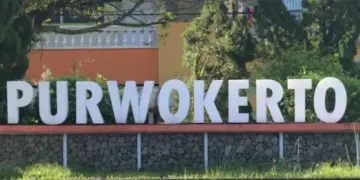Membuka Kebohongan Purwokerto Lewat Kacamata Warlok (Unsplash)