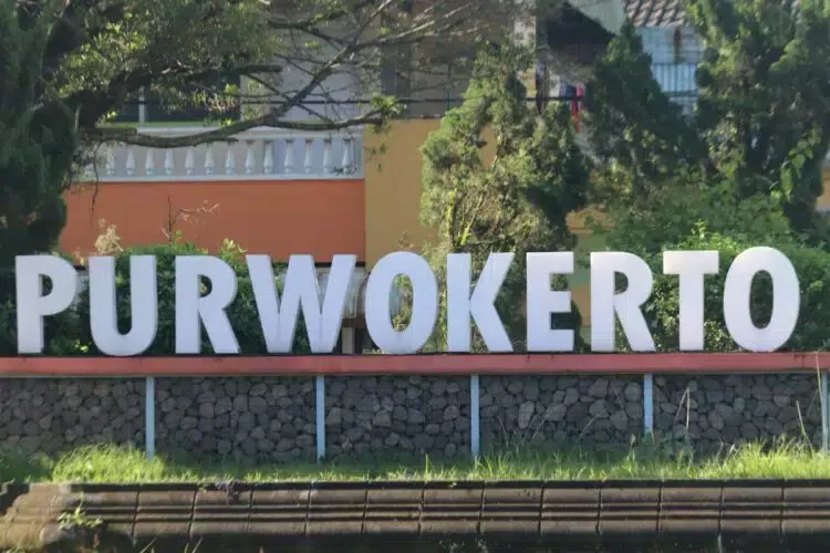 Membuka Kebohongan Purwokerto Lewat Kacamata Warlok (Unsplash)