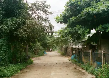 Jadi PNS di Desa Tidak Bisa Hidup Tenang, Tuntutan Sosialnya Tinggi karena Dikira Mapan dan Serba Bisa Mojok.co