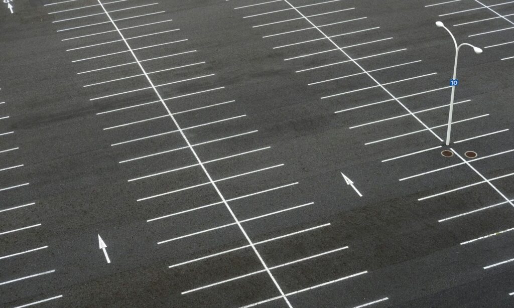 4 Tabiat Tukang Parkir yang Disukai Pengendara. Sederhana, tapi Tidak Semua Tukang Parkir Bisa Melakukannya  Mojok.co