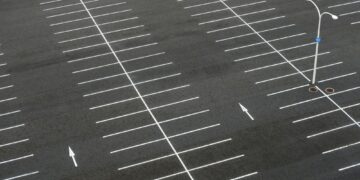 4 Tabiat Tukang Parkir yang Disukai Pengendara. Sederhana, tapi Tidak Semua Tukang Parkir Bisa Melakukannya  Mojok.co