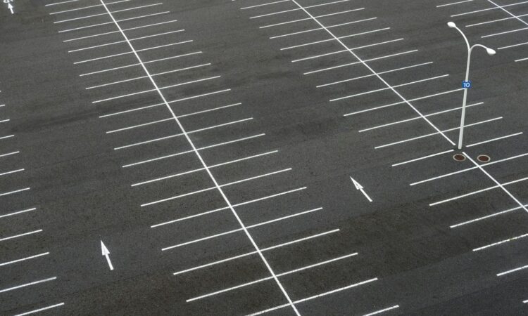 4 Tabiat Tukang Parkir yang Disukai Pengendara. Sederhana, tapi Tidak Semua Tukang Parkir Bisa Melakukannya  Mojok.co