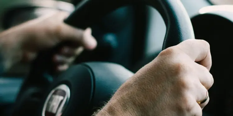 Kursus Setir Mobil yang Dikit-dikit “Pakai Feeling Aja” Itu Pertanda Red Flag, Patut Diwaspadai Mojok.co