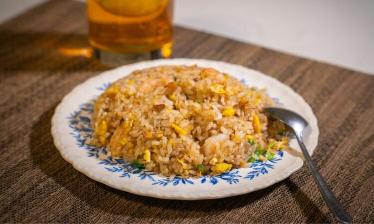 3 Ciri Penjual Nasi Goreng Merah Surabaya yang Sudah Pasti Enak Mojok.co