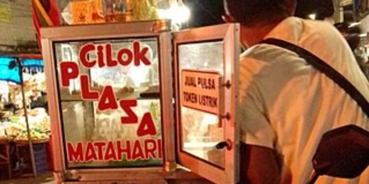 6 Dosa Penjual Cilok yang Bikin Pembeli Kapok Jajan Lagi Mojok.co