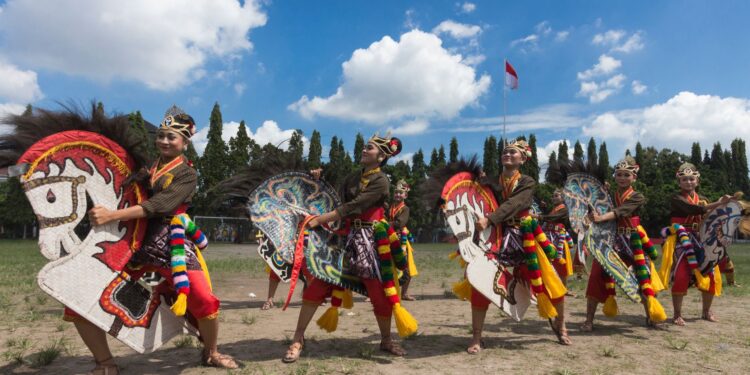Bantul Nggak Punya Bioskop, tapi Warlok Nggak Kekurangan Tontonan Menghibur karena Ada Jathilan hingga Lomba Voli Mojok.co