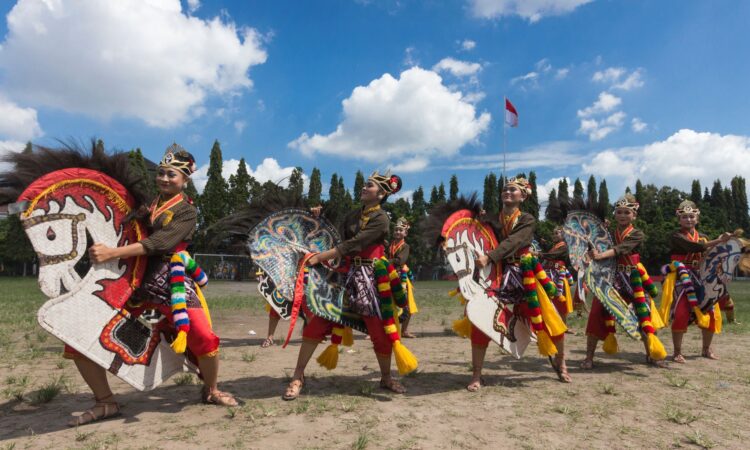 Bantul Nggak Punya Bioskop, tapi Warlok Nggak Kekurangan Tontonan Menghibur karena Ada Jathilan hingga Lomba Voli Mojok.co