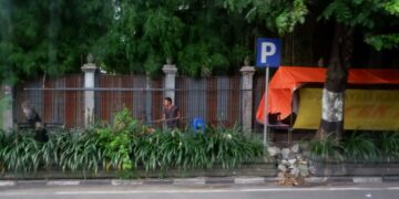 Rasanya Jadi Orang Bangkalan Madura Belakangan Ini: Pilihan Toko Makin Banyak, tapi Tukang Parkir Ikut Merajalela Mojok.co