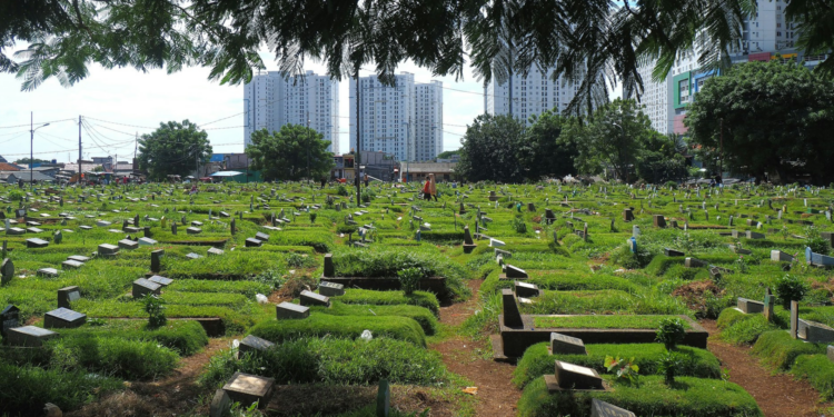 Tidak Melulu Soal Hantu, Punya Rumah Dekat Kuburan Jadi “Horor” karena Susah Laku Mojok.co