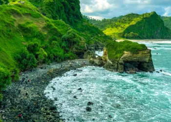 Kebumen Itu Cantiknya Keterlaluan, tapi Nggak Bisa Jual Diri (Unsplash)