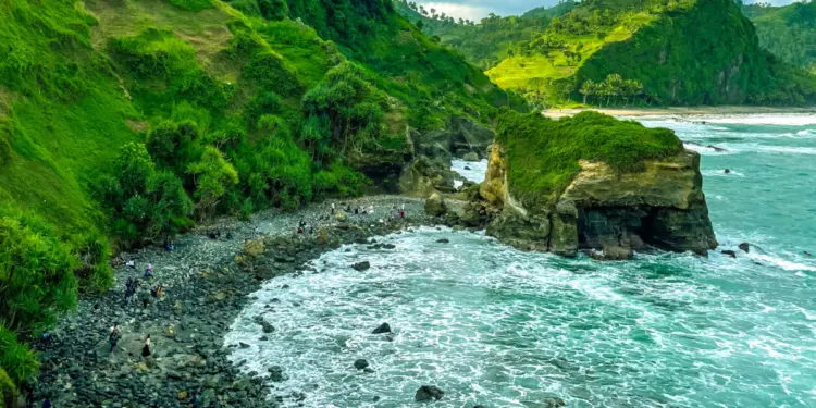 Kebumen Itu Cantiknya Keterlaluan, tapi Nggak Bisa Jual Diri (Unsplash)