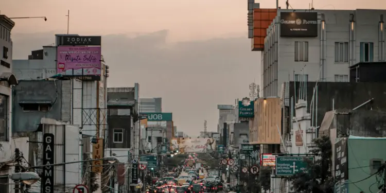 Kecamatan Antapani Bandung Menang Mewah, tapi Gak Terurus (Unsplash)