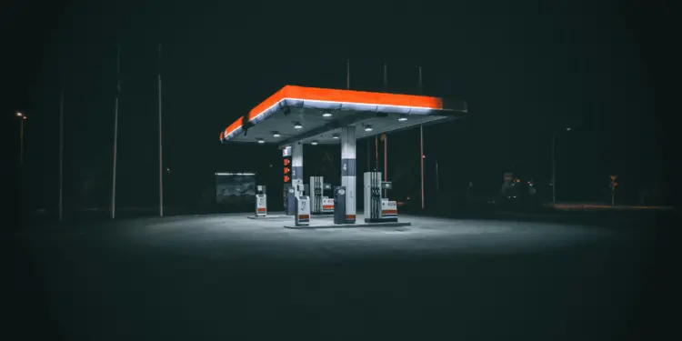 Kelas Menengah Dimatikan dengan Pajak dan Kenaikan BBM (Unsplash)