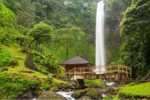 Bukannya Menghilangkan Penat, Berwisata ke Curug Cimahi Justru Bikin Tingkat Stres Meningkat