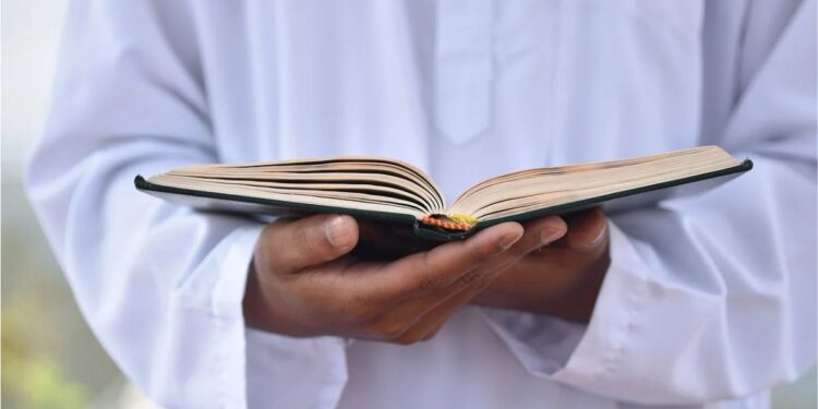 Siapa sih yang Memulai Kebiasaan Cetak Buku Yasin buat Tahlilan? Ujungnya Cuma Menumpuk di Rumah, yang Tahlilan pun Bawa Sendiri Juga kan?