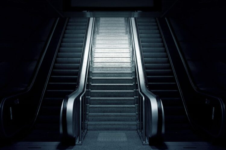 Dear Pemerintah Banyuwangi, Membatasi Jam Operasional Ritel Modern Itu Justru Mematikan Wisata Banyuwangi