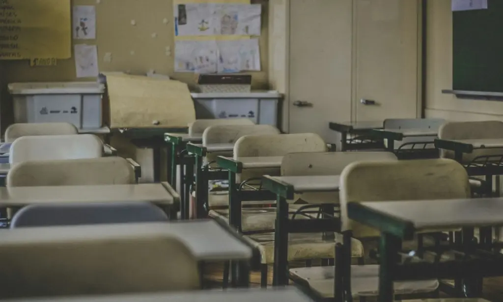 Derita Mahasiswa Asal Madura yang Serius Kuliah di Surabaya, Terjebak Stereotipe dan Kerap Jadi Sasaran Dark Jokes Mojok.co