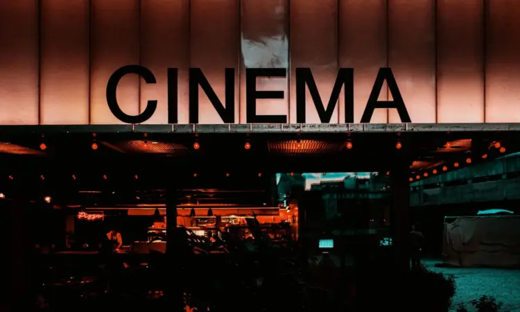 Bioskop Sukabumi Nggak Menarik, Warga Pilih Nonton di Bogor daripada di Kota Sendiri Mojok.co