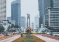 Orang Jakarta Baperan: Panggilan ‘Aku-Kamu’ Dikira PDKT, padahal Itu Bahasa Indonesia yang Baik dan Benar Mojok.co