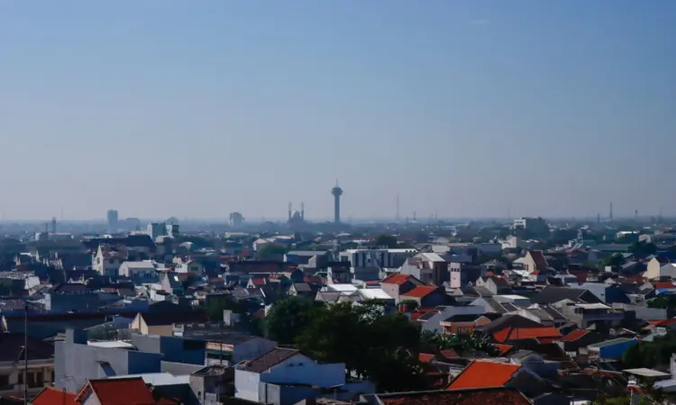4 Taman Semarang yang Cocok untuk Merenungi Hidup, Kursi Besi Indomaret Minggir Dulu Mojok.co