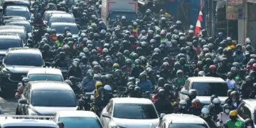 Fortuner dan Pajero Memang Arogan, tapi Pemotor yang Nggak Pernah Menyetir Mobil Adalah Red Flag Sesungguhnya di Jalan Raya Mojok.co