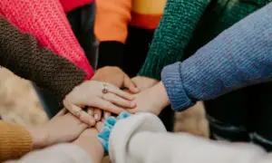 Low Maintenance Friendship: Tipe Pertemanan Dewasa yang Minim Drama, Cocok untuk Orang-Orang Usia 30 Tahunan
