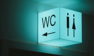 8 Tipe Pengguna Toilet Mal Paling Red Flag di Mata Cleaning Service, Semoga Kalian Bukan Salah Satunya