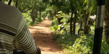 Jalan Ngluwar Magelang yang Bobrok Adalah Area Paling Cocok untuk Simulasi Ujian SIM  Mojok.co