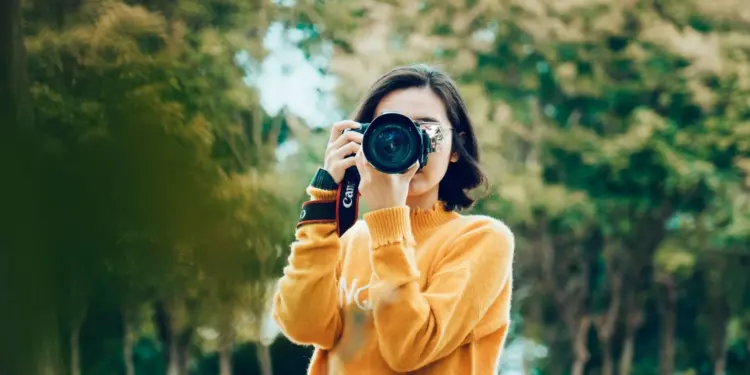 Fotografer Wisuda Selalu Dilema antara Jaga Pertemanan atau Harga Teman Terminal