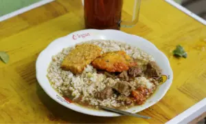Tidak Semua Lidah Orang Surabaya Doyan Makan Rawon, Beberapa Ada yang Trauma dengan Alasan yang Masuk Akal