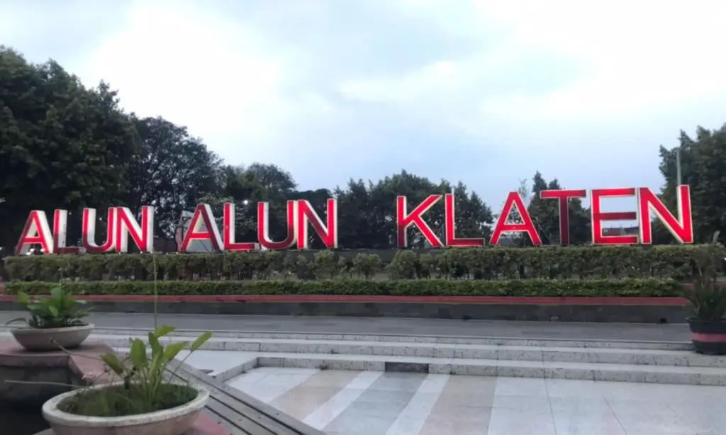 Alun-Alun Klaten, Potret Ruang Publik yang Tak Sekadar Estetik, tapi Juga Menjawab Kebutuhan Warlok Mojok.co