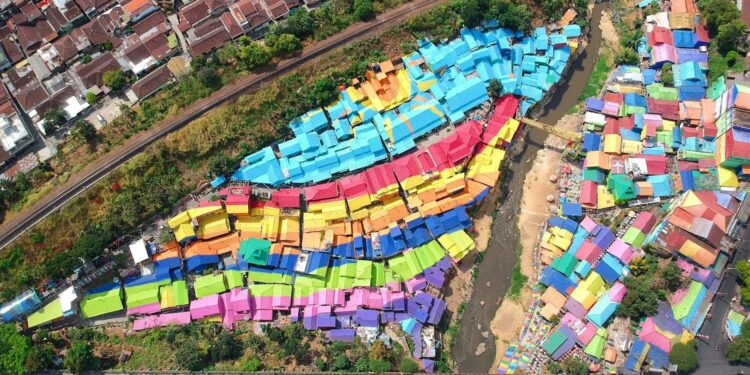 Culture Shock Warga Cepu Pindah ke Malang, Banyak Orang Ngomong Kebolak-balik dan “Kasar” Mojok.co