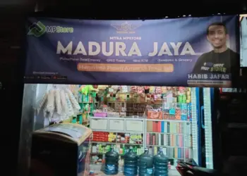 Tips Belanja di Warung Madura supaya Menjadi Pelanggan Kesayangan Pemilik Tokonya Mojok.co