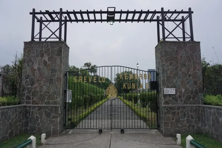 Makam Kembang Kuning, Solusi Healing di Tengah Keterbatasan Lahan Surabaya yang Bikin Pening