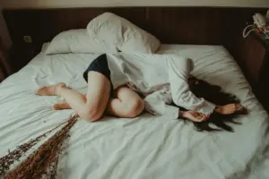 Generasi Sandwich Adalah Takdir Bajingan yang Bikin Muak: Saya Baik pada Keluarga Bukan karena Cinta, tapi karena Sudah Lupa Hidup Sebenarnya untuk Apa
