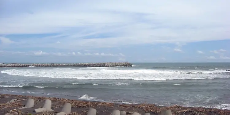 Pantai Glagah Disebut Bali-nya Jogja, dan Saya Tidak Tahu Harus Senang atau Khawatir