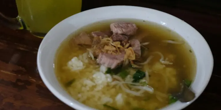 Soto, Kuliner Solo Bukan Makanan, tapi Jimat Bertahan Hidup (unsplash)