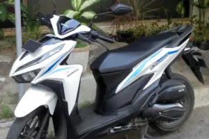 Saya Menyesal Nggak Pakai Vario 125 dari Dulu karena Motor Honda Ini Nggak Bikin Bangga tapi Nyatanya Nggak tergantikan