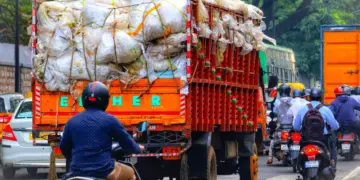 Jalan Raya Narogong, Gerbang Neraka di Timur Bekasi: Pagi Kena Macet Truk Sampah, kalau Malam Dikuasai Kontainer