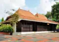 4 Alasan Rumah Madura Punya Teras Depan yang Luas (Wikimedia Commons)