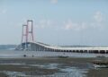 Aturan Tidak Tertulis Melewati Jembatan Suramadu Madura, Area Rawan yang Mengancam Keselamatan Mojok.co