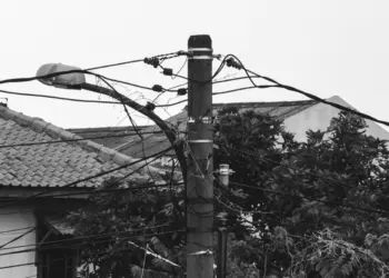 Mati Listrik di Jogja Adalah Cara Cepat Membunuh Orang Miskin (Unsplash)
