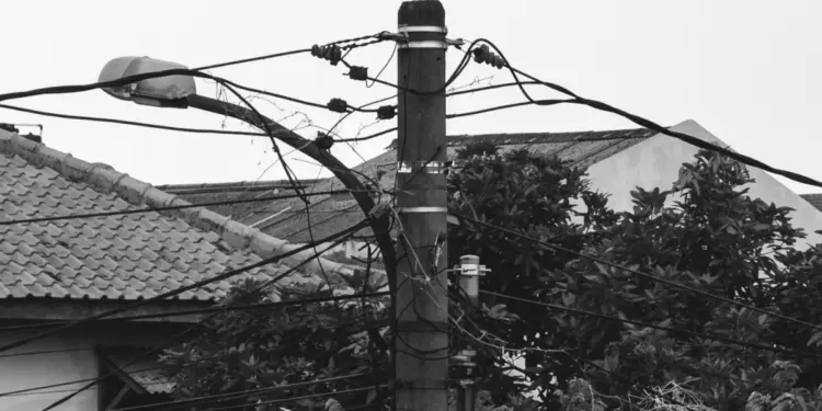 Mati Listrik di Jogja Adalah Cara Cepat Membunuh Orang Miskin (Unsplash)